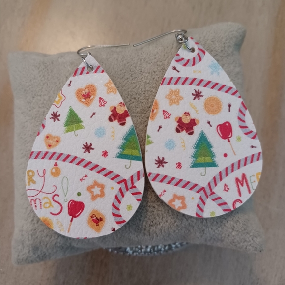 White Leather Teardrop Merry Christmas Santa Tree Dangle Drop Earrings - Picture 4 of 5